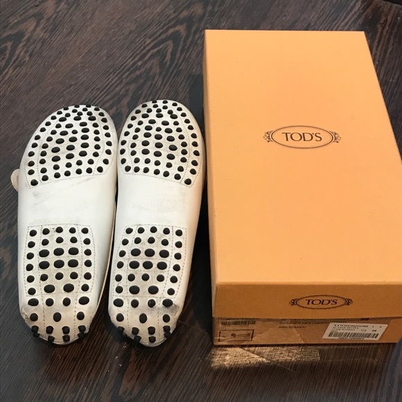 Tod’s Studded Italian White Leather Mocassins - Picture 3 of 8